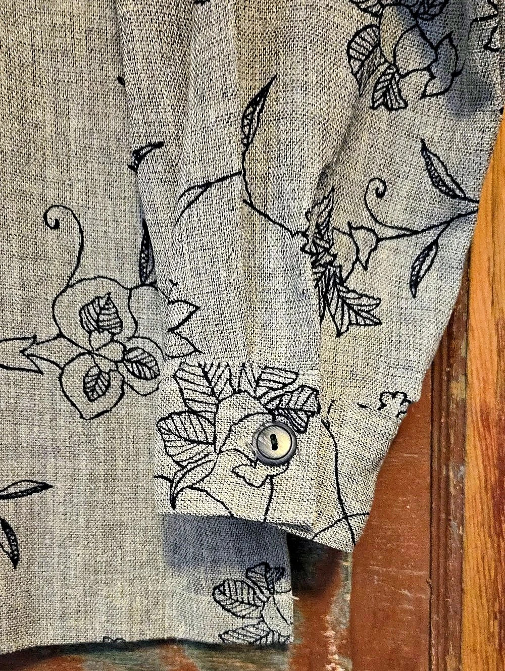 NWOT Draper's & Damon's Navy Blue Floral Embroidered Button-Front Shirt - Picture 7 of 8